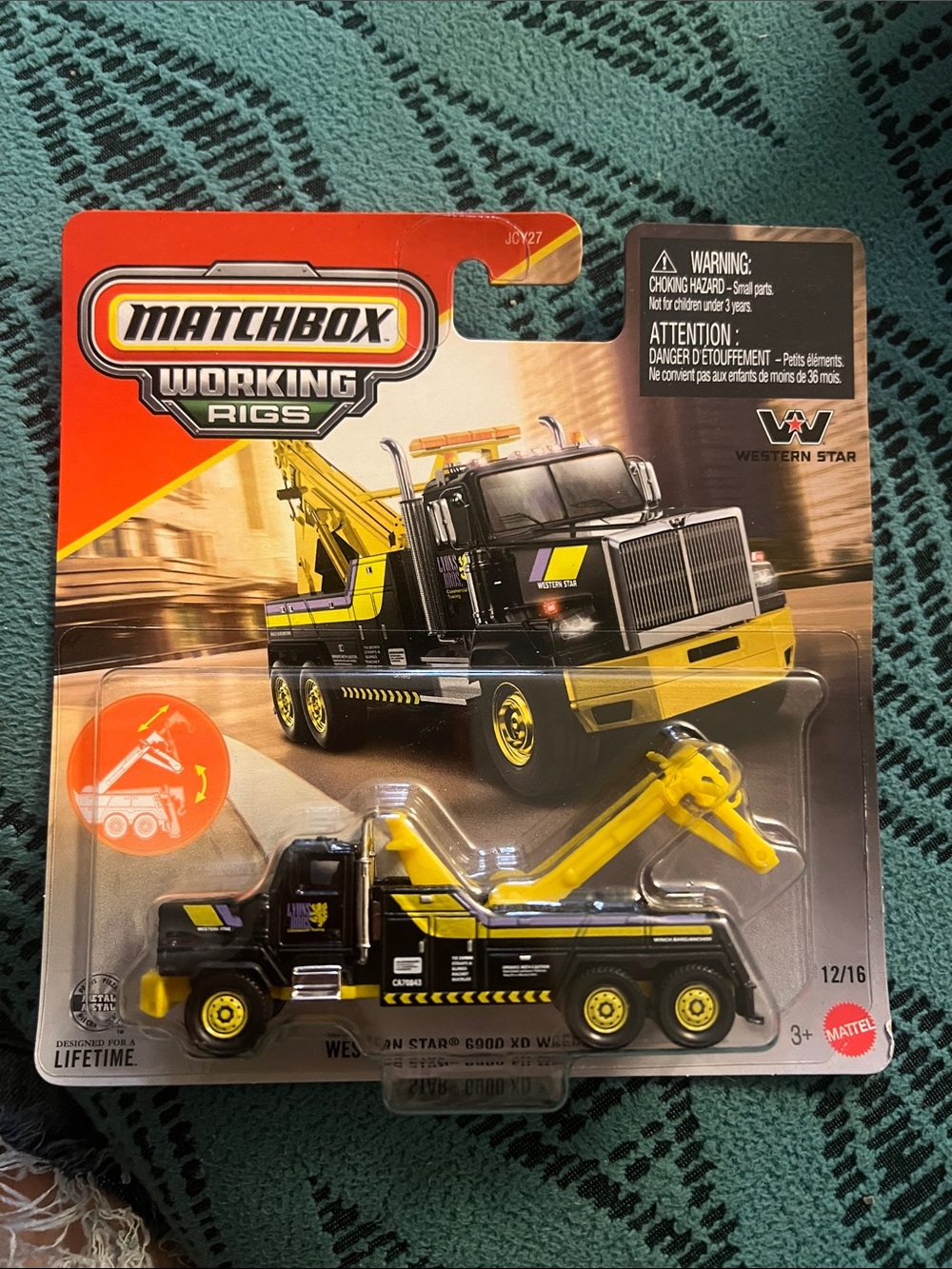 Matchbox Working Rigs Western Star Black and Yellow Tow Truck